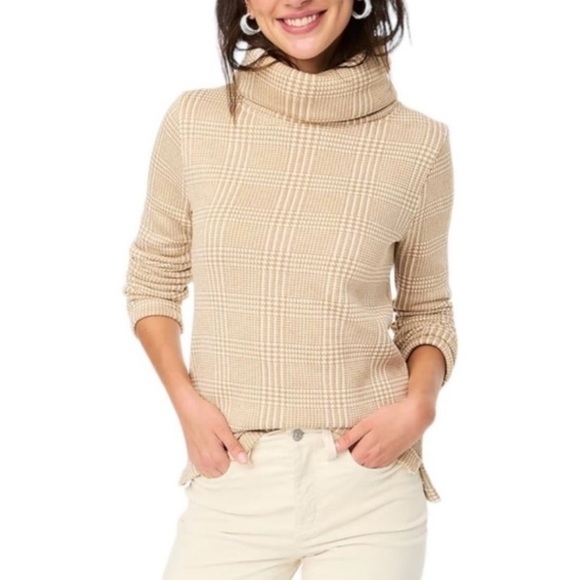 J. Crew Sweaters - JCrew Women’s Cozy Tan Turtleneck Sweater Size Medium